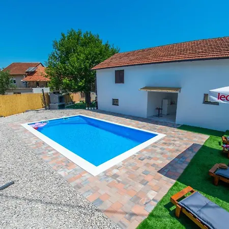 度假居 Blaz Ljubuški